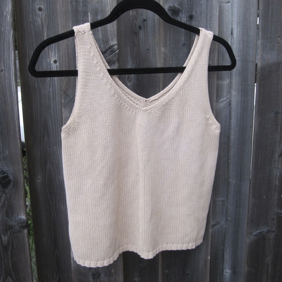 ☀️4/$30☀️ size 6 beige tank top - Picture 1 of 5